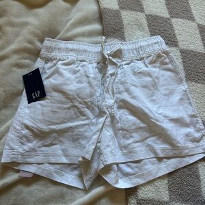 GAP Women’s White Linen Shorts